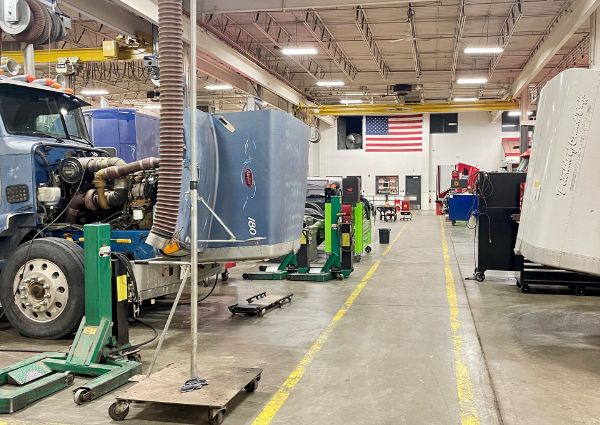 Midwest Peterbilt Group Service Photo