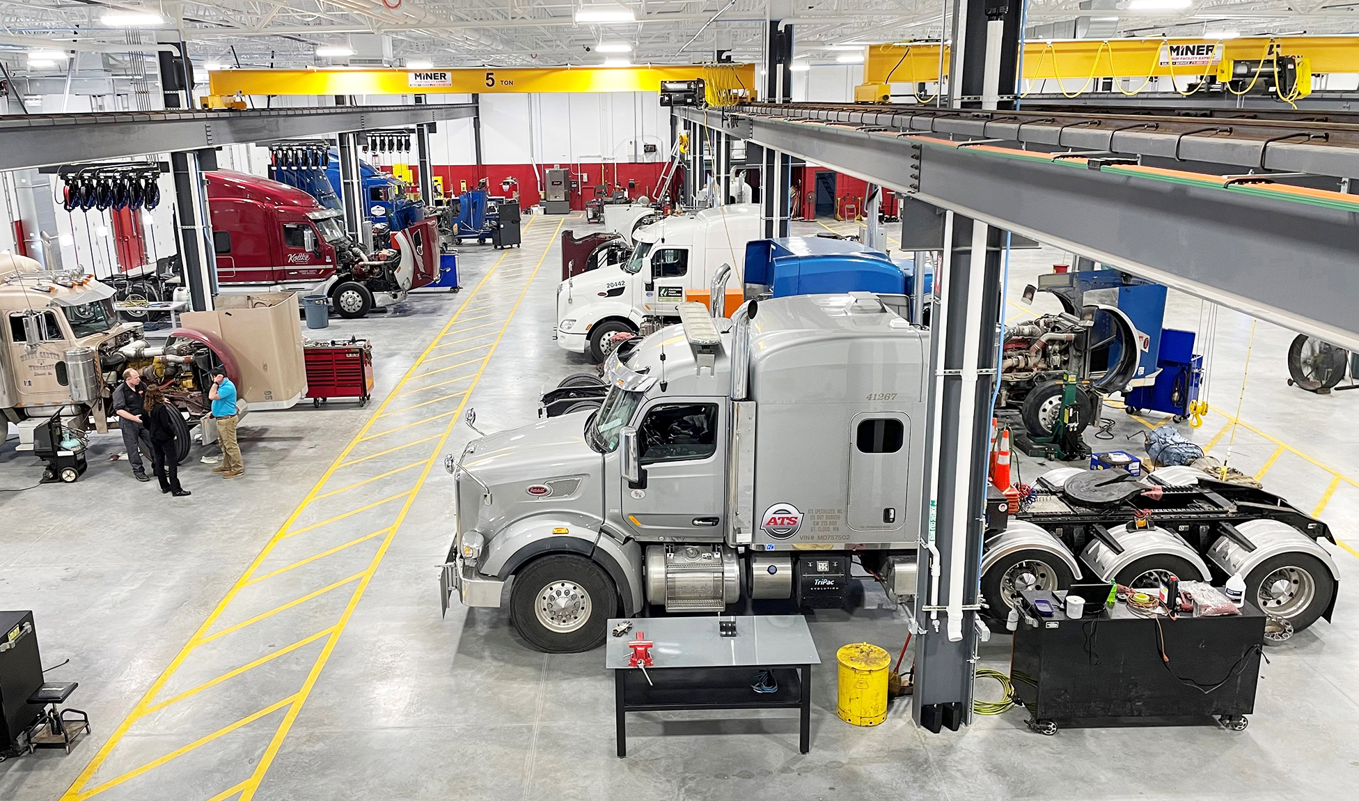 Midwest Peterbilt Group Service Photo